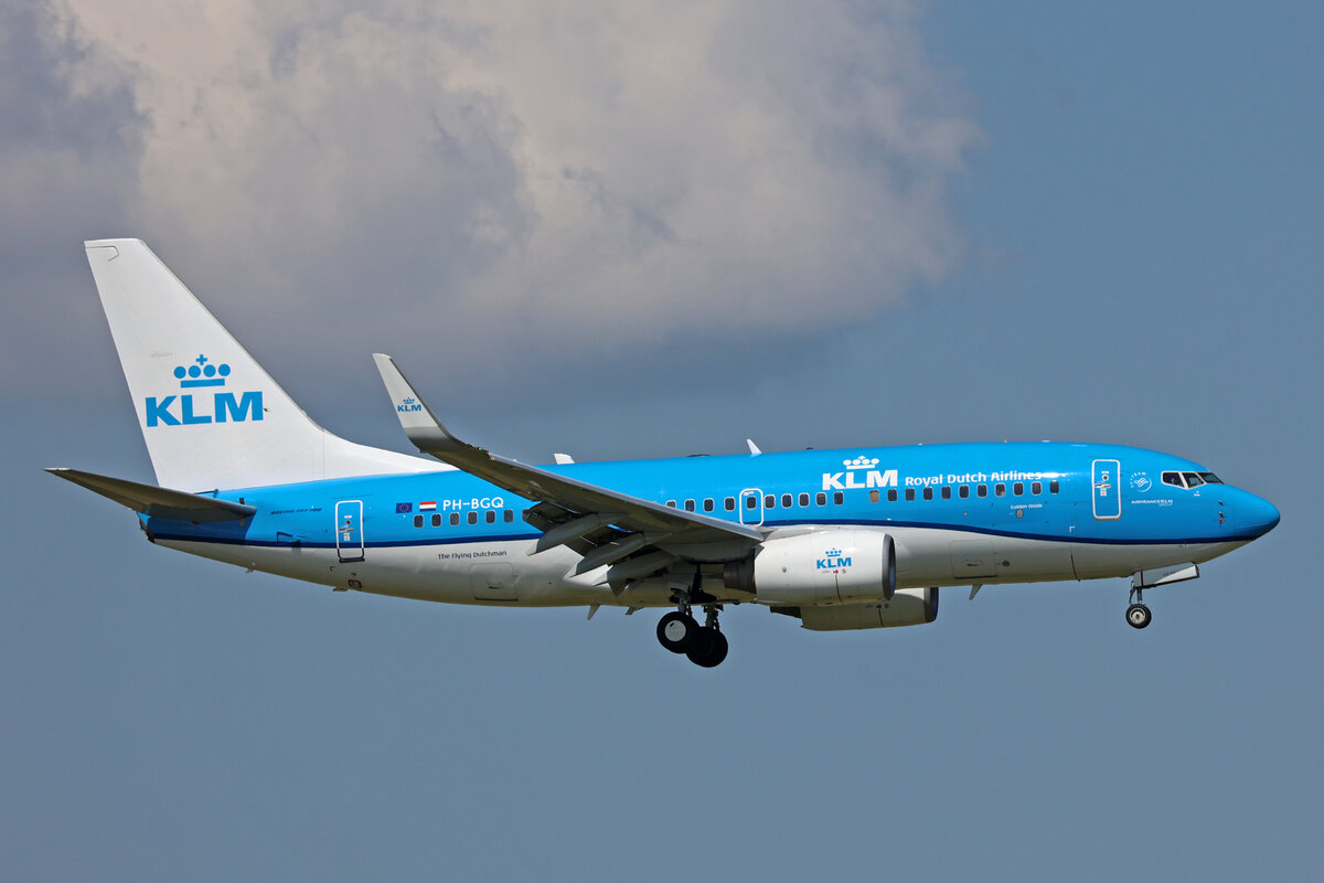 KLM Royal Dutch Airlines, PH-BGQ, Boeing B737-7K2, msn: 39256/3675,  Wielewaal / Golden Oriole , 20.Mai 2023, AMS Amsterdam, Netherlands.