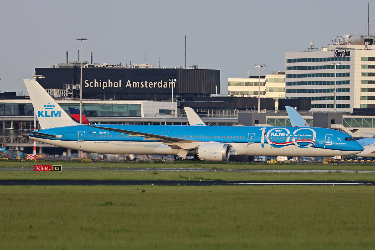 KLM Royal Dutch Airlines, PH-BKA, Boeing B787-10, msn: 42485/862,   Orange Blossom / Oranjebloesem , 100 Year Livery, 18.Mai 2023, AMS Amsterdam, Netherlands.