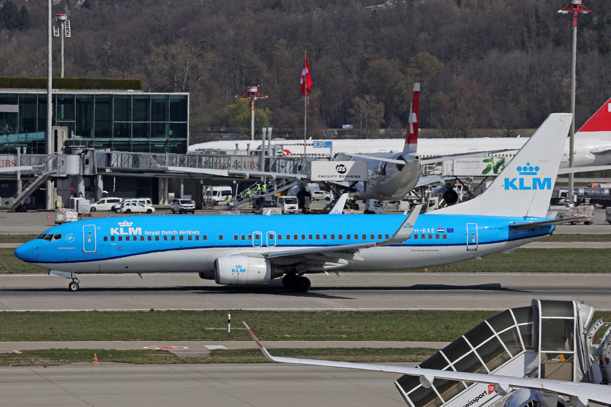 KLM Royal Dutch Airlines, PH-BXE, Boeing B737-8K2, msn: 29595/552,  Havik / Hawk , 03.April 2026, ZRH Zürich, Switzerland.