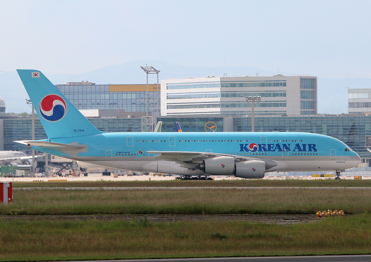 Korean Air A 380-861 HL7614 bei der Ankunft in Frankfurt am 09.06.2013