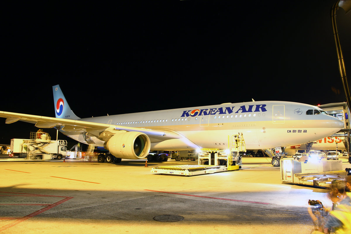 Korean Air, HL8276, Airbus A330-223, msn: 1393, 29.September 2016, ZRH Zürich, Switzerland.