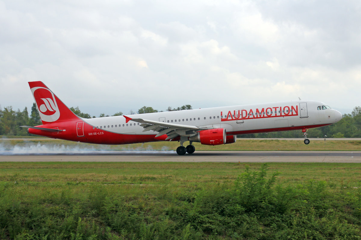 Laudamotion, OE-LCS, Airbus A321-211, msn: 1994, 03.September 2018, BSL Basel-Mülhausen, Switzerland.