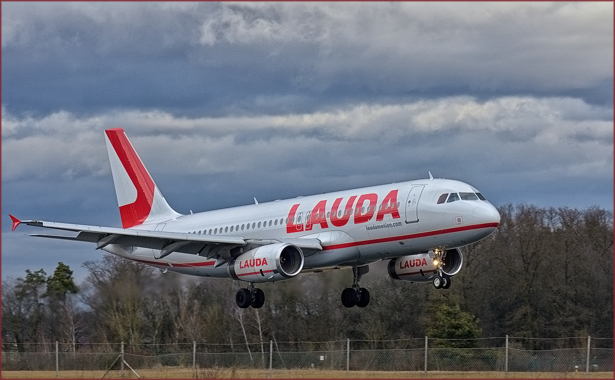 Laudamotion OE-LOB; Airbus A320; Maribor Flughafen MBX, Trainingsflug; 2.2.2019