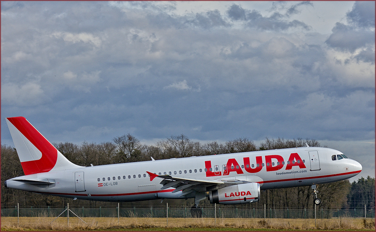 Laudamotion OE-LOB; Airbus A320; Maribor Flughafen MBX, Trainingsflug; 2.2.2019