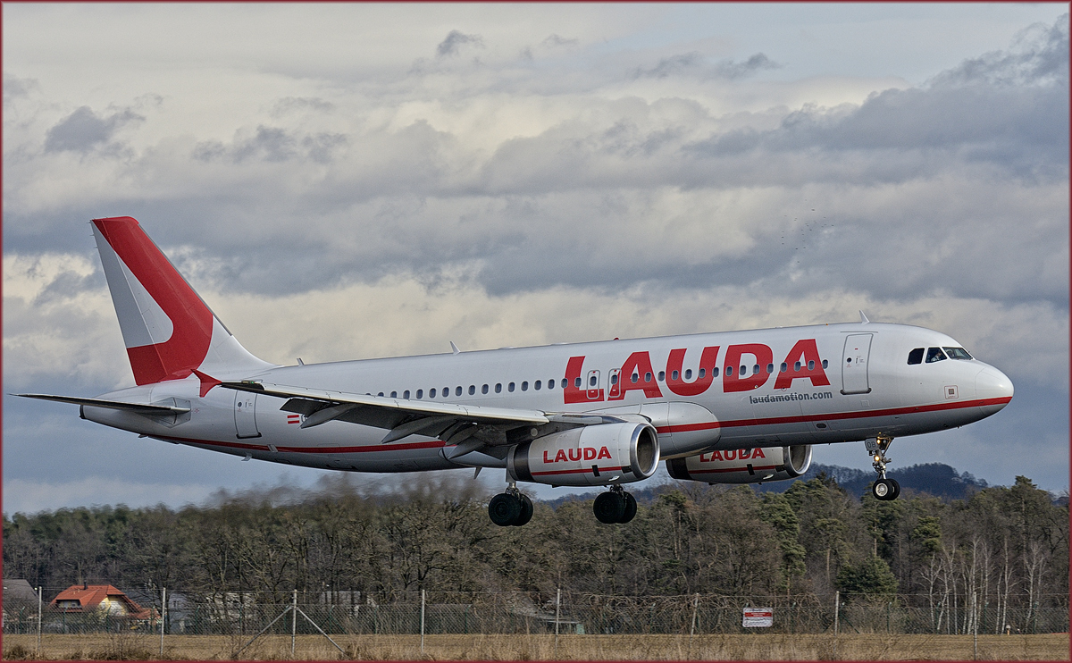LaudaMotion OE-LOB; Airbus A320; Maribor Flughafen MBX, Trainingsflug; 2.2.2019