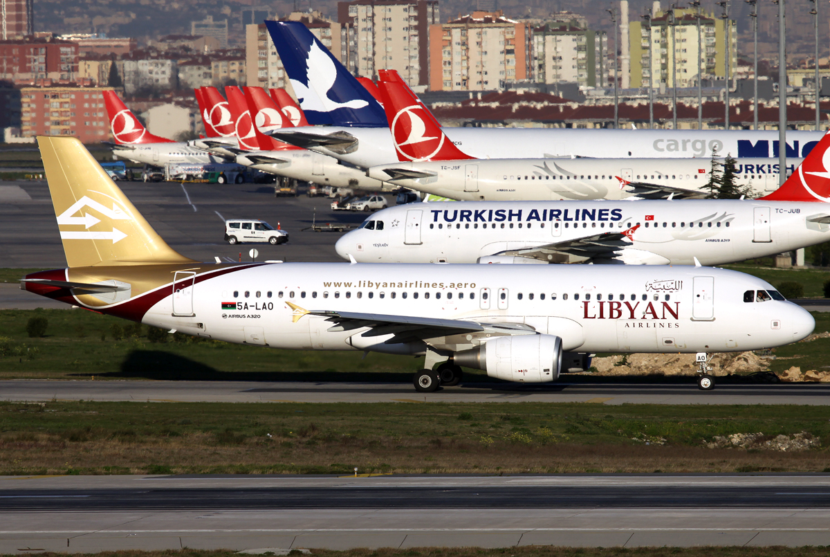 Libyan A-320 5A-LAO auf dem Taxiway zur 36L in IST / LTBA / Istanbul am 21.03.2014