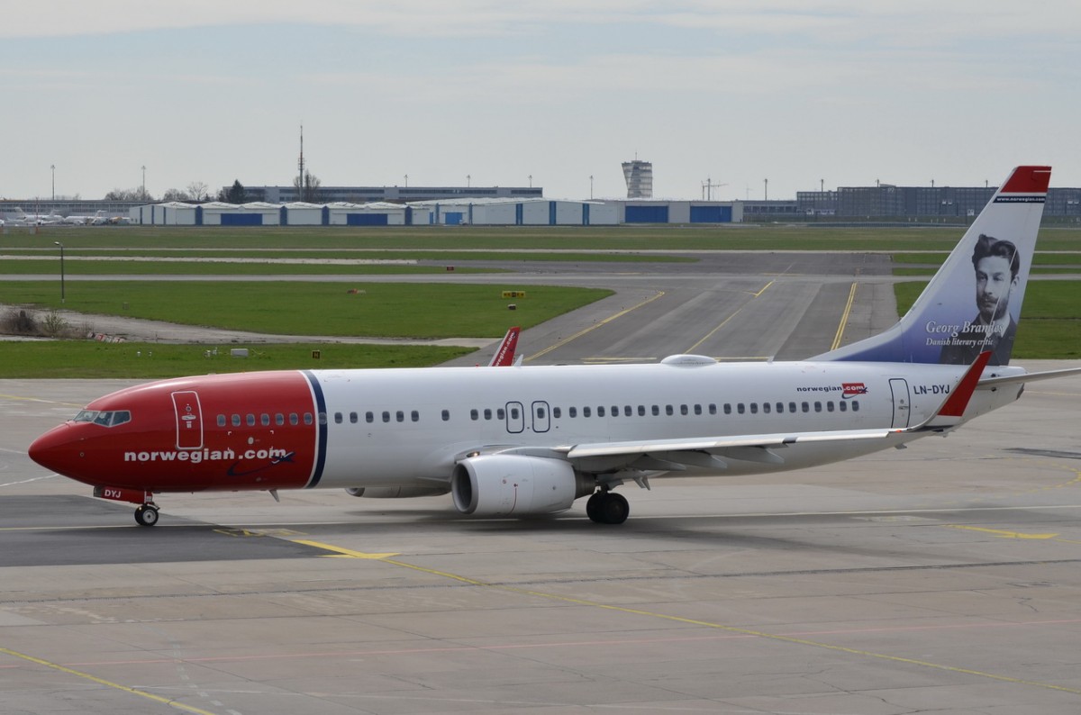 LN-DYJ Norwegian Air Shuttle Boeing 737-8JP(WL)   zum Start in Schönefeld  14.04.2015