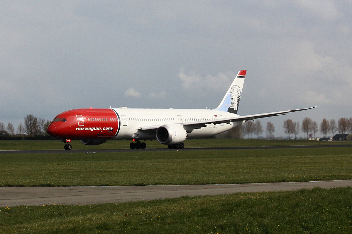 LN-LNV Norwegian Long Haul Boeing 787-9 Dreamliner am 13.03.2019 beim Start in Amsterdam-Schiphol.