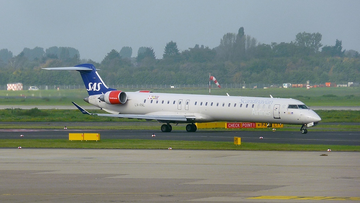 LN-RNL - SAS Scandinavian Airlines - Canadair CL-600 in DUS, 23.9.14