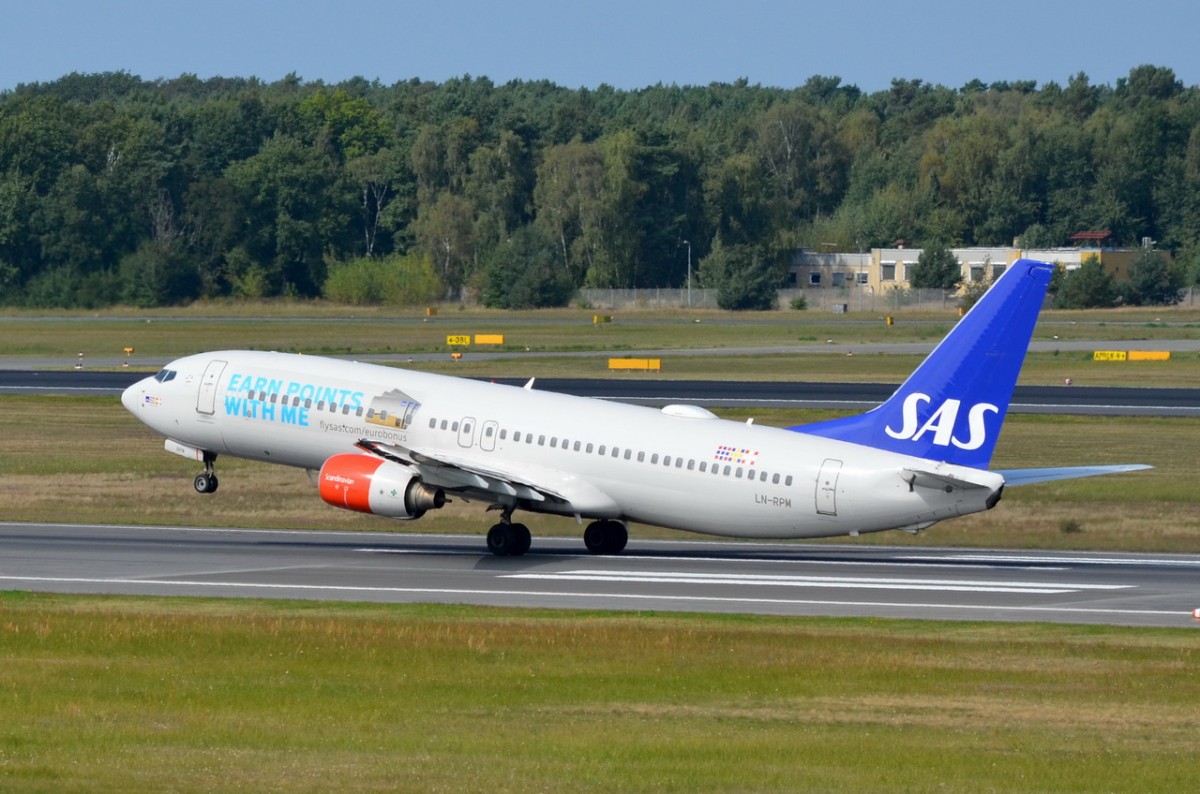 LN-RPM SAS Scandinavian Airlines Boeing 737-883    in Tegel beim Start am 08.09.2014