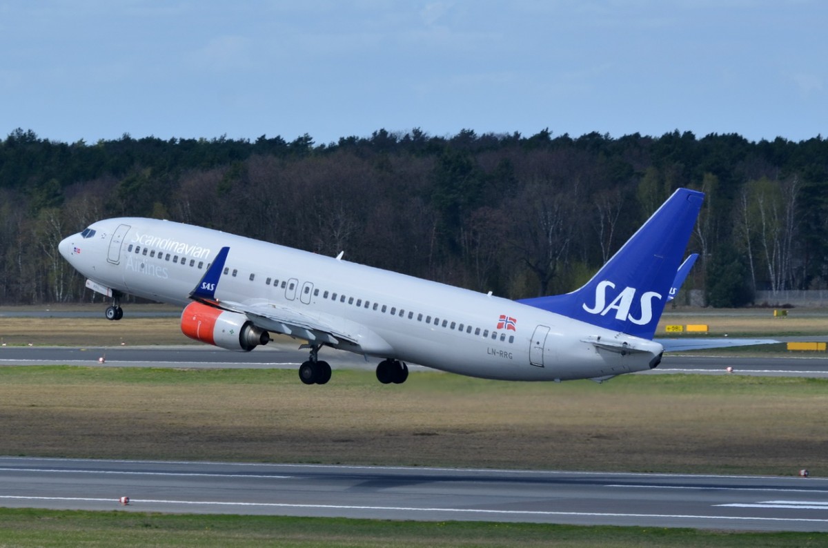 LN-RRG SAS Norge Boeing 737-85P(WL)   gestartet in Tegel  16.04.2015