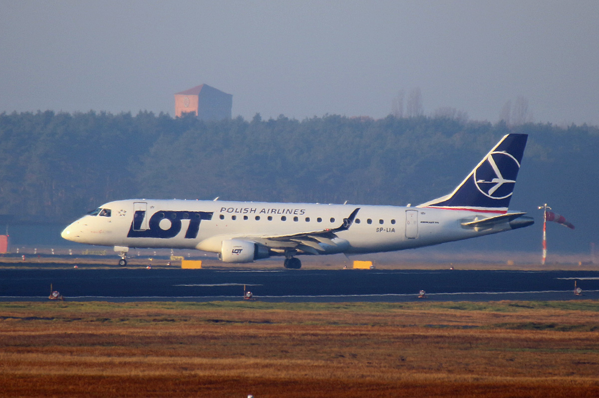 LOT, ERJ-175-200STD, SP-LIA, TXL, 20.12.2019