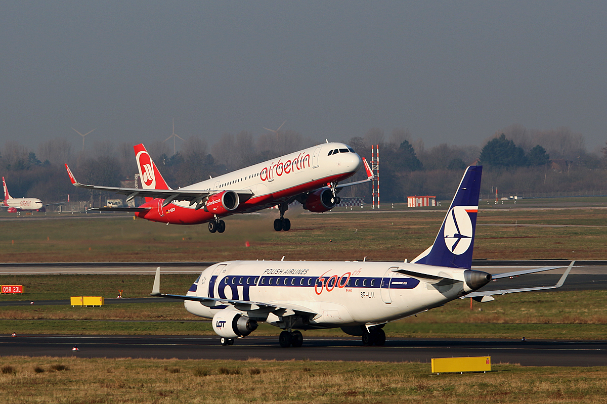 LOT, ERJ-175-200STD, SP-LII, Air Berlin. Airbus A 321-211, D-ABCP, DUS, 10.03.2016