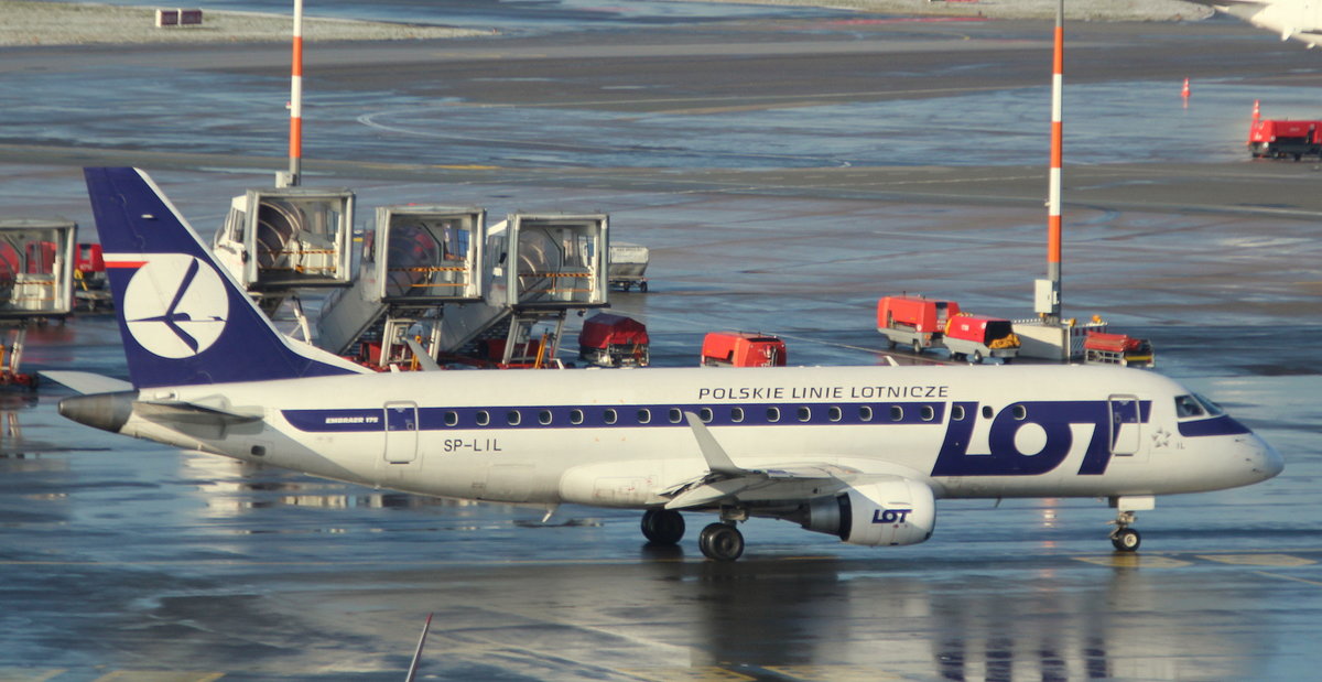 LOT Polish Airlines, SP-LIL,MSN 170000306, Embraer ERJ170-200LR, 13.02.2018,  HAM-EDDH, Hamburg, Germany 