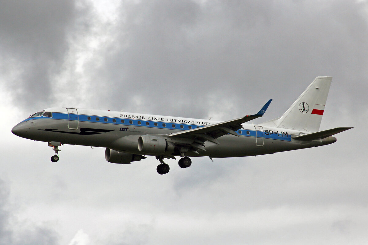 LOT Polish Airlines, SP-LIM, Embraer ERJ-175LR, msn: 17000311, 08.August 2021, ZRH Zürich, Switzerland.