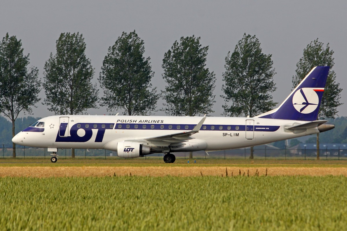 LOT Polish Airlines, SP-LIM, Enbraer ERJ-175LR, msn: 17000311, 04.Juli 2015, AMS Amsterdam, Netherlands.