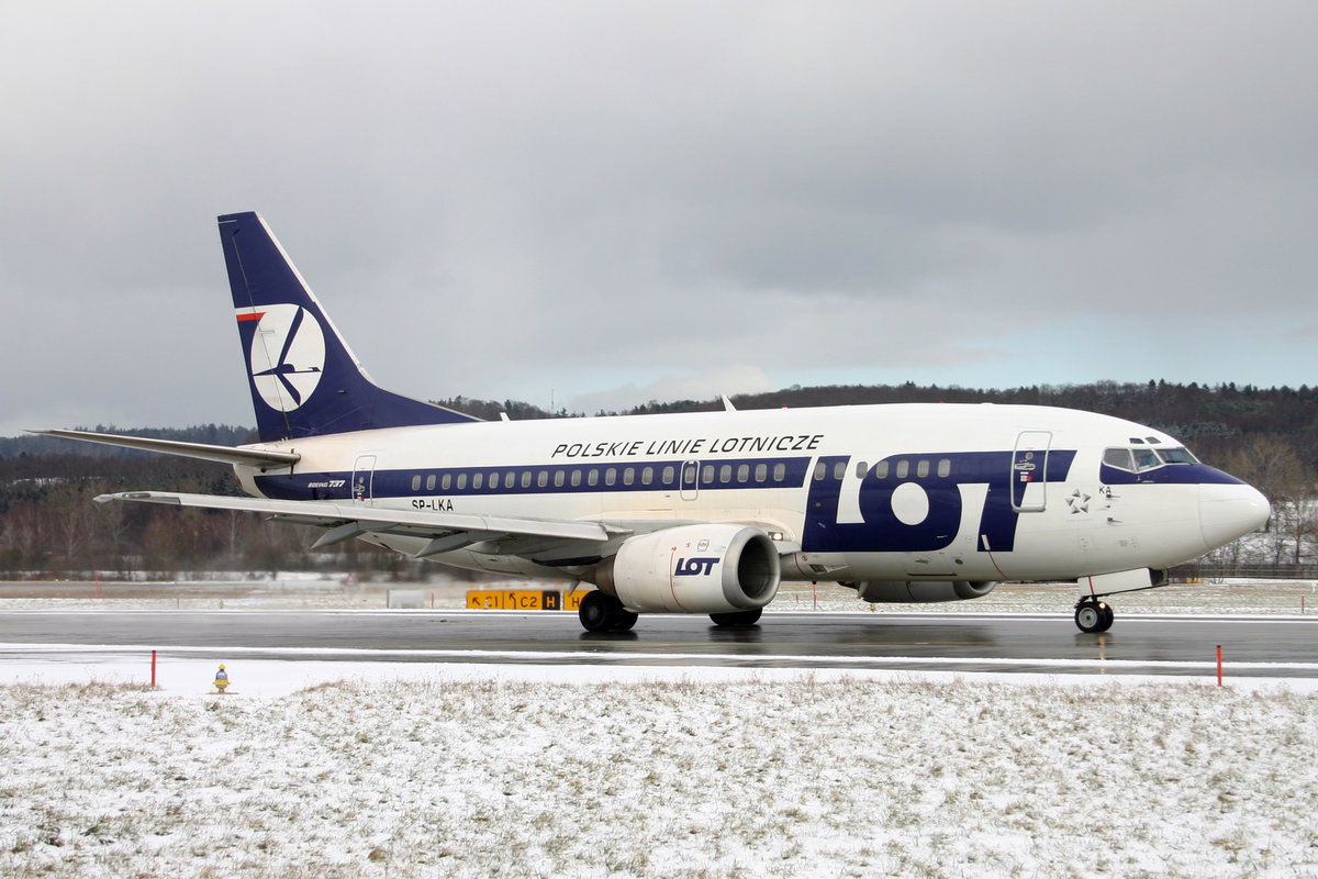 LOT Polish Airlines, SP-LKA, Boeing 737-55D, msn: 27416/2389, 24.Januar 2005, ZRH Zürich, Switzerland.