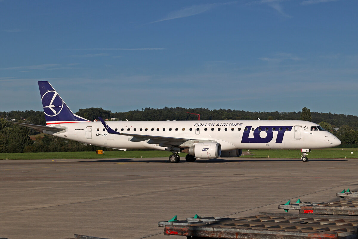 LOT Polish Airlines, SP-LNN, Embraer ERJ-195AR, msn: 19000413, 18.August 2023, ZRH Zürich, Switzerland.