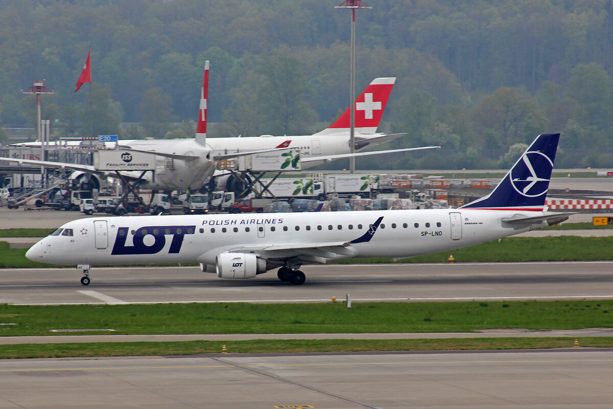 LOT Polish Airlines, SP-LNO, Embraer EMB-195LR, msn: 19000084, 23.April 2022, ZRH Zürich, Switzerland.