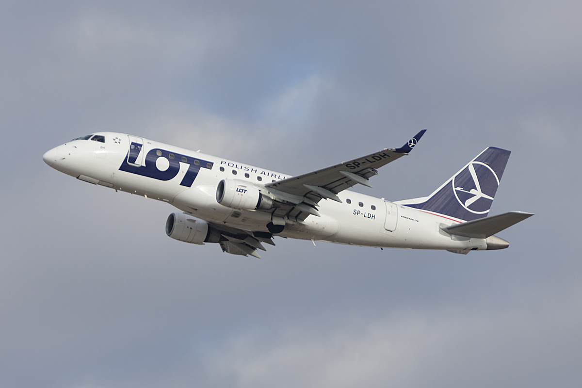 LOT, SP-LDH, Embraer, 170, 11.01.2018, STR, Stuttgart, Germany 





