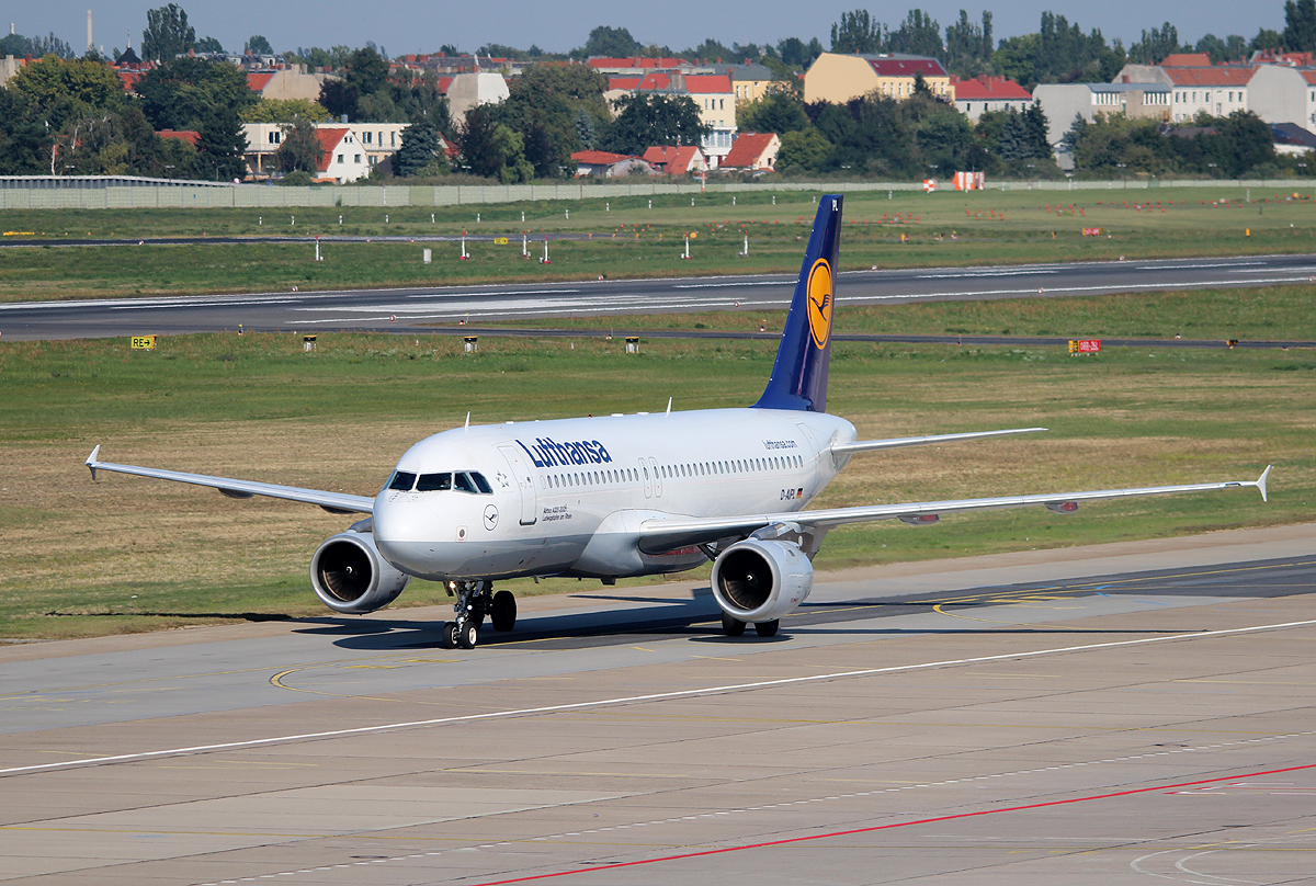 Lufthansa A 320-211 D-AIPL  Ludwigshafen am Rhein  bei der Ankunft in Berlin-Tegel am 06.09.2013