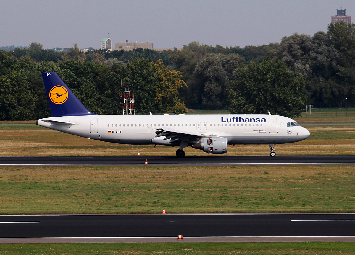 Lufthansa A 320-211 D-AIPP  Starnberg  nach der Landung in Berlin-Tegel am 13.09.2015