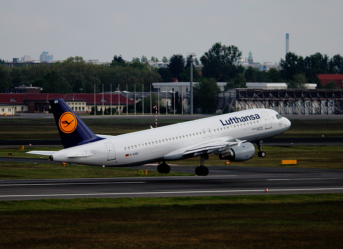 Lufthansa A 320-211 D-AIQU beim Start in Berlin-Tegel am 27.04.2014