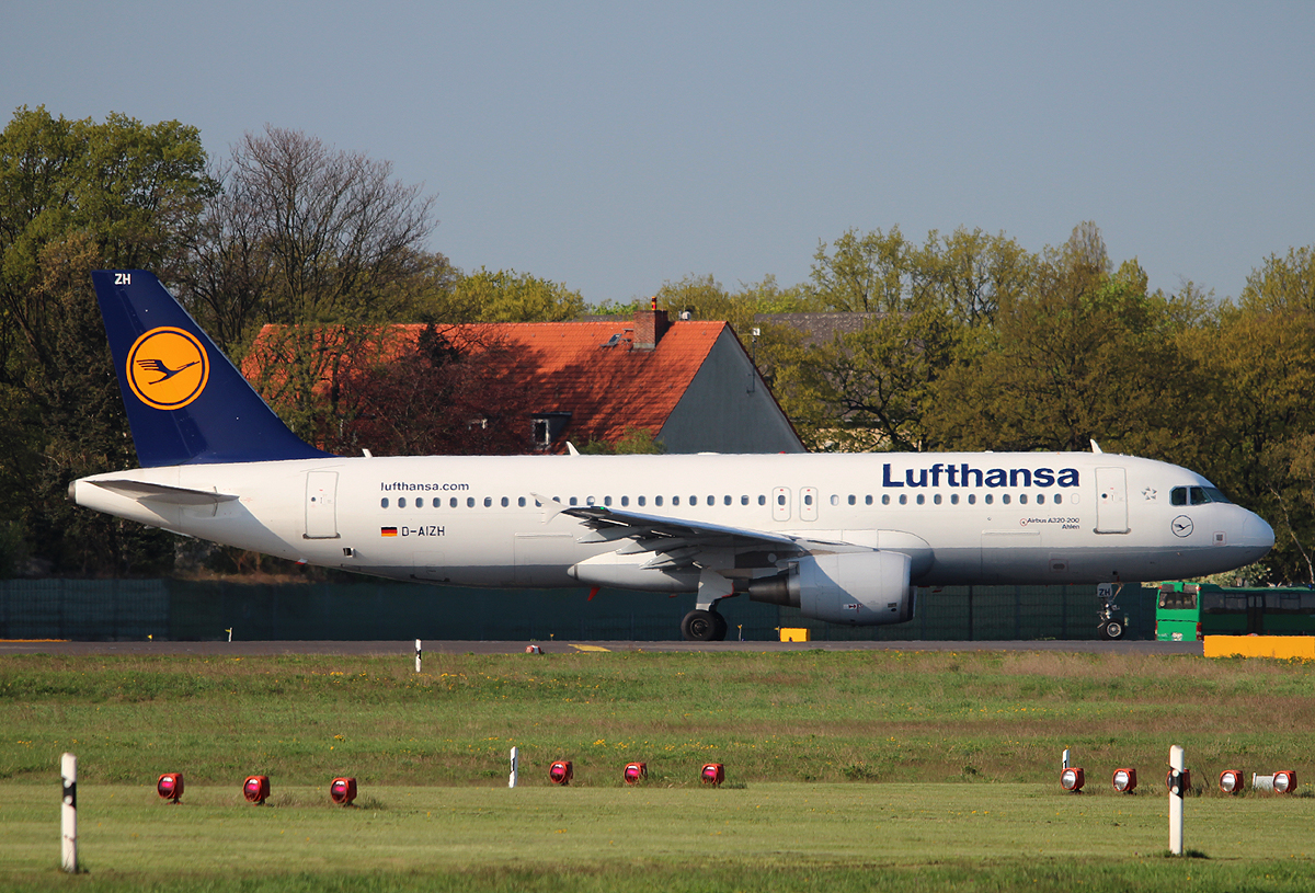 Lufthansa A 320-214 D-AIZH  Ahlen  kurz vor dem Start in Berlin-Tegel am 05.05.2013