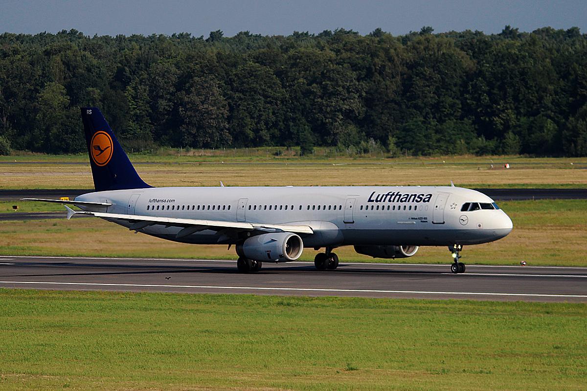 Lufthansa A 321-131 D-AIRS beim Start in Berlin-Tegel am 11.07.2014