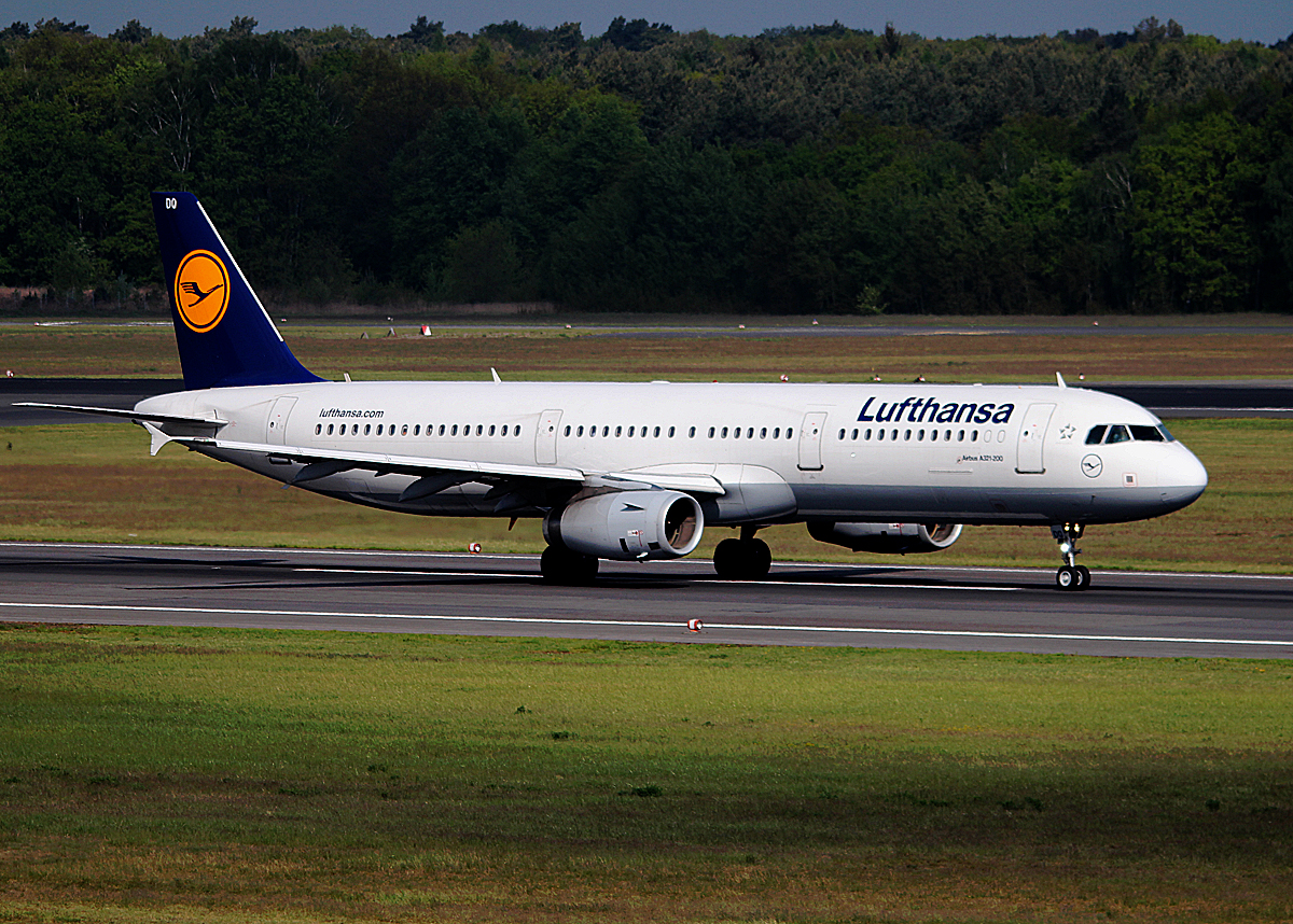 Lufthansa A 321-231 D-AIDQ beim Start in Berlin-Tegel am 27.04.2014