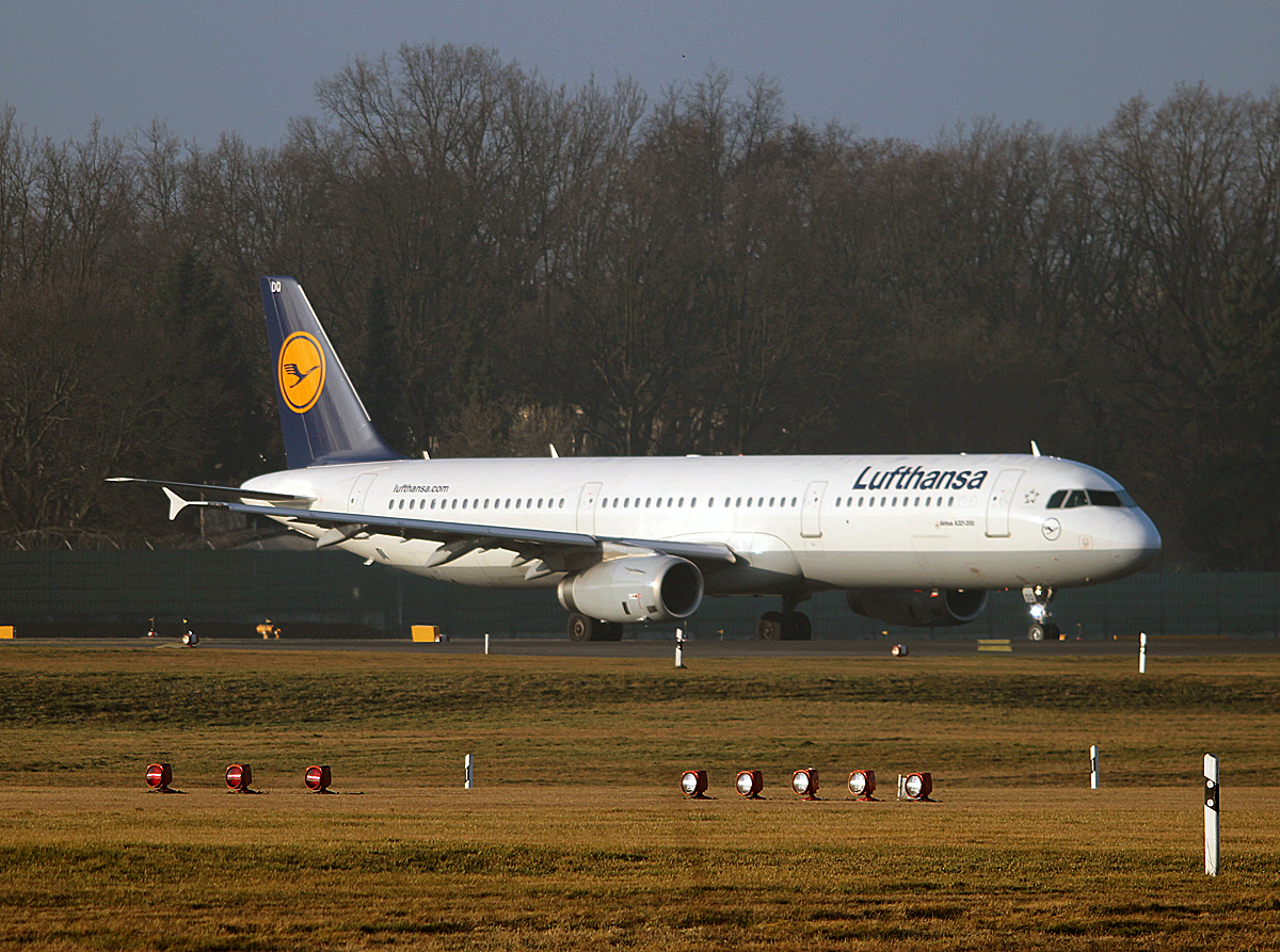 Lufthansa A 321-231 D-AIDQ kurz vor dem Start in Berlin-Tegel am 08.03.2014