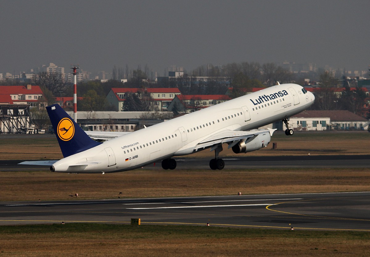 Lufthansa A 321-231 D-AIRB  Baden-Baden  beim Start in Berlin-Tegel am 29.03.2014