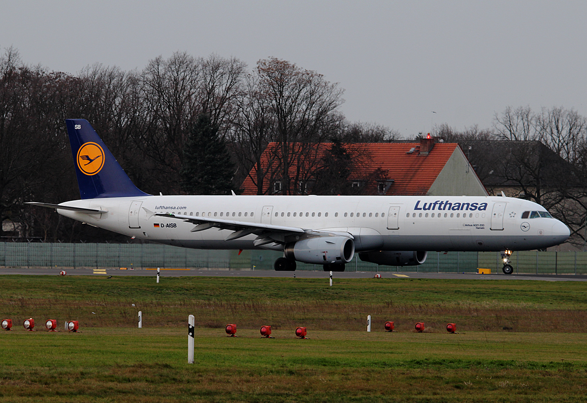 Lufthansa A 321-231 D-AISB kurz vor dem Start in Berlin-Tegel am 03.01.2015