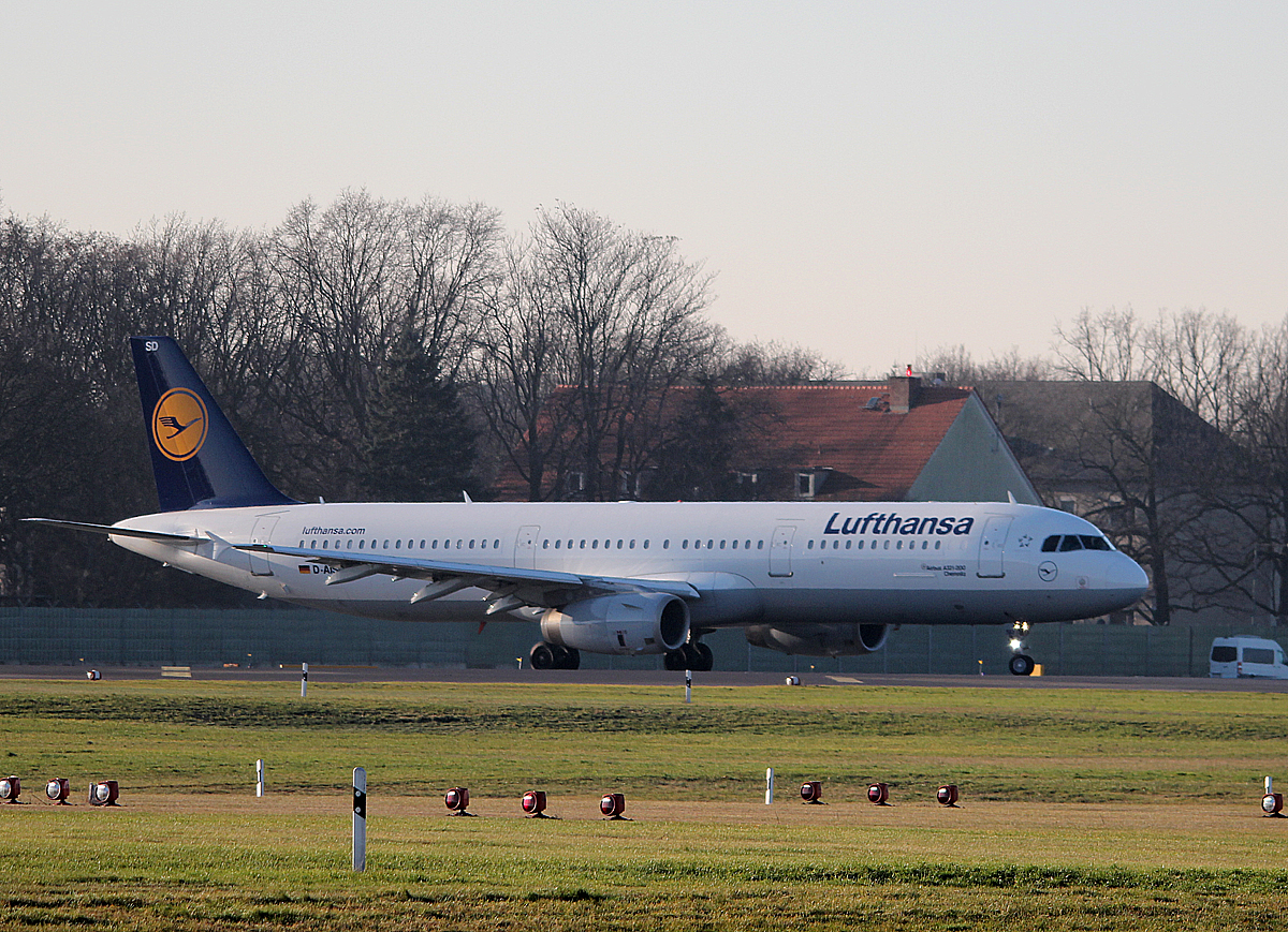 Lufthansa A 321-231 D-AISD  Chemnitz  kurz vor dem Start in Berlin-Tegel am 30.12.2013