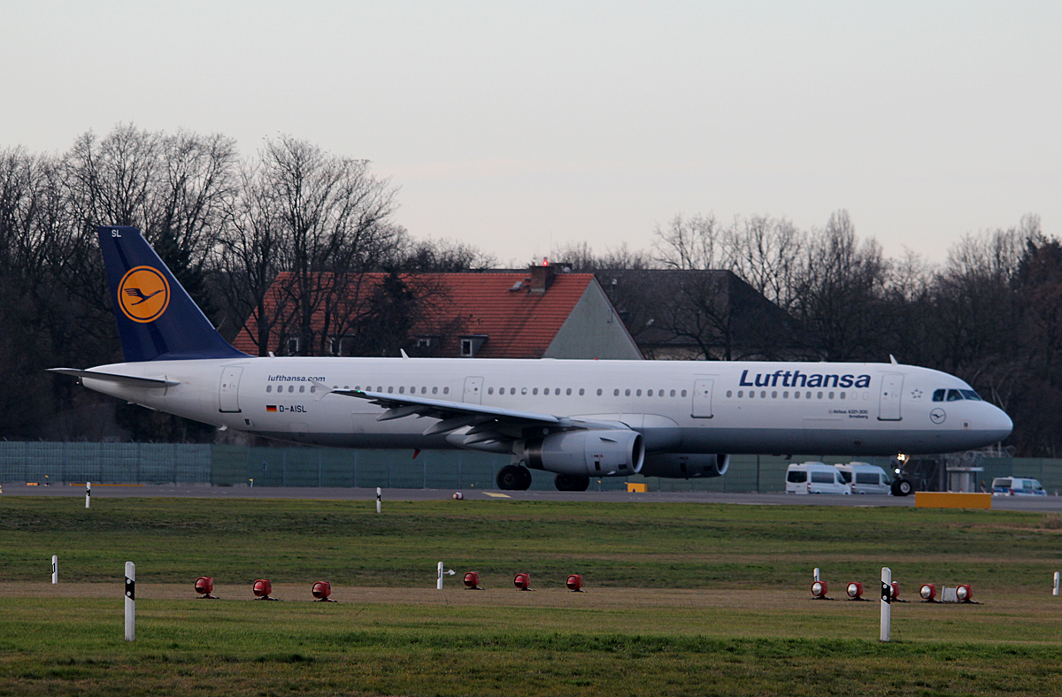 Lufthansa A 321-231 D-AISL  Arnsberg  kurz vor dem Start in Berlin-Tegel am 11.01.2014