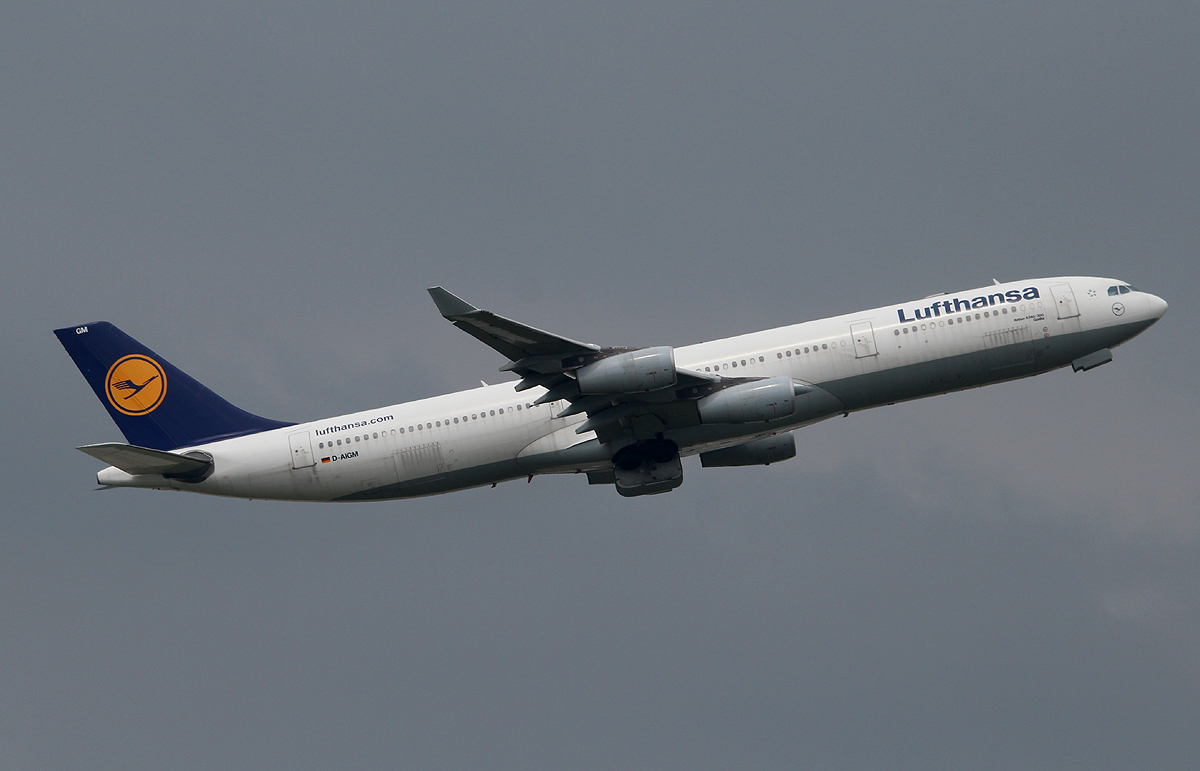 Lufthansa A 340-313X D-AIGM  Grlitz  beim Start in Frankfurt am 10.06.2013