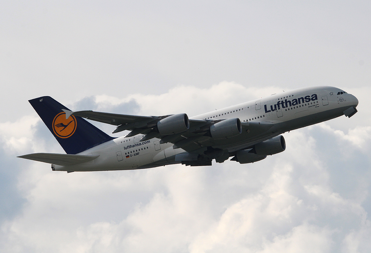 Lufthansa A 380-841 D-AIMF  Zrich  beim Start in Frankfurt am 09.06.2013