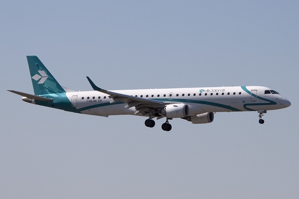 Lufthansa - Air Dolomiti, I-ADJM, Embraer, EMJ-195LR, 06.04.2015, MXP, Mailand-Malpensa, Italy 



