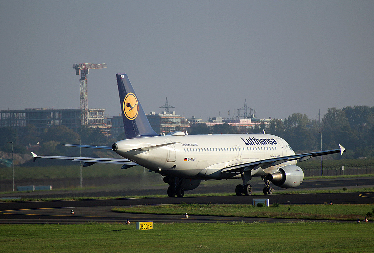 Lufthansa, Airbus A 319-112, D-AIBH  Herborn , BER, 26.09.2021