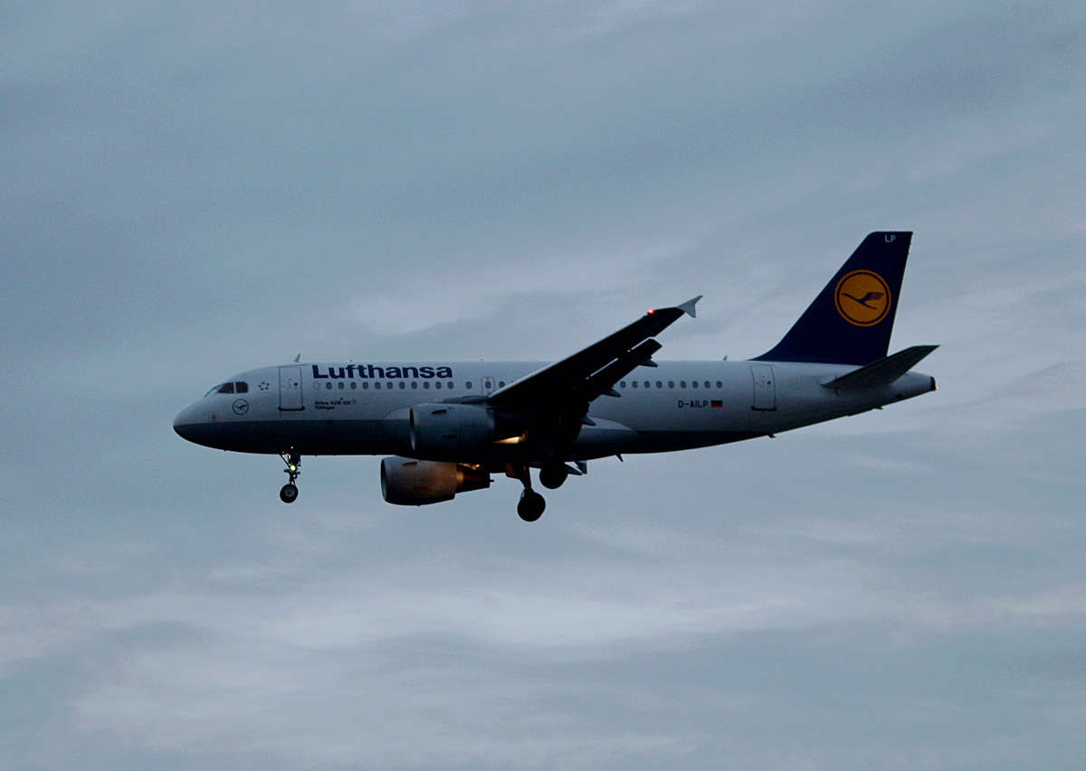 Lufthansa, Airbus A 319-114, D-AILP  Tbingen , TXL, 18.11.2016