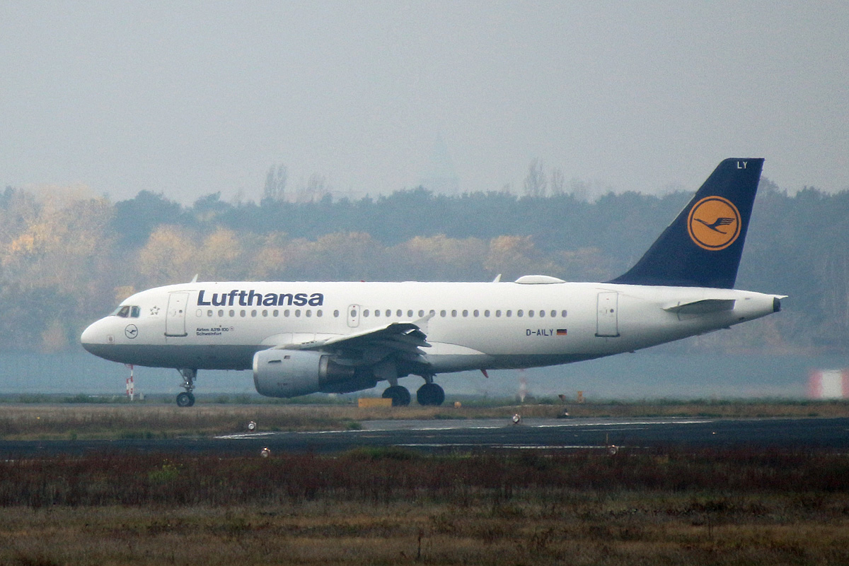 Lufthansa, Airbus A 319-114, D-AILY  Schweinfurt , TXL, 07.11.2020