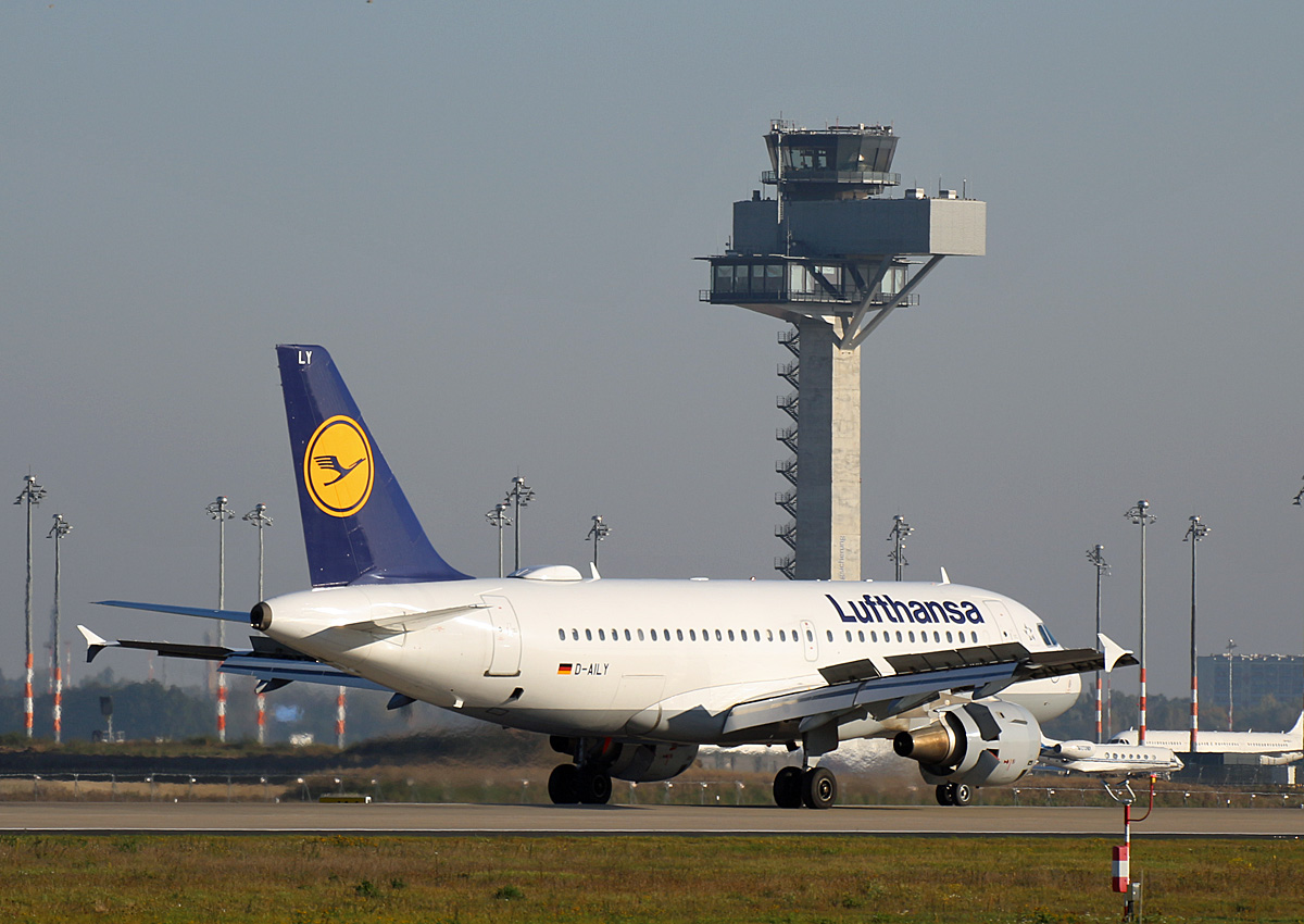 Lufthansa, Airbus A 319-114, D-AILY  Schweinfurt , BER, 09.10.2021
