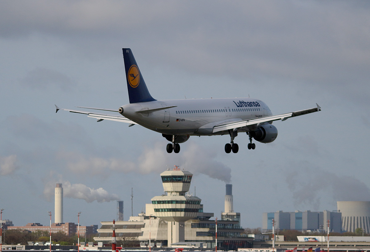 Lufthansa, Airbus A 320-211, D-AIPA  Buxtehude , TXL, 14.04.2017