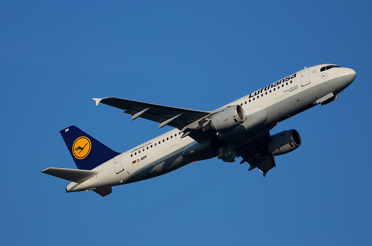 Lufthansa, Airbus A 320-211, D-AIPF  Deggendorf , DUS, 10.03.2016