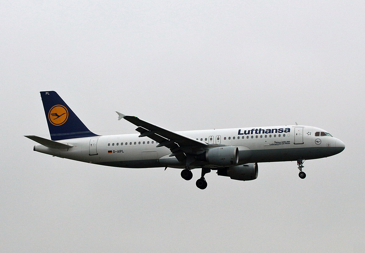 Lufthansa, Airbus A 320-211, D-AIPL  Ludwigshafen am Rhein , TXL, 24.11.2018