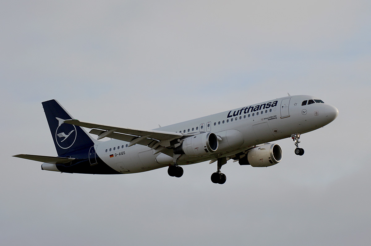 Lufthansa, Airbus A 320-211, D-AIQS  Quedlinburg , BER, 16.12.2023