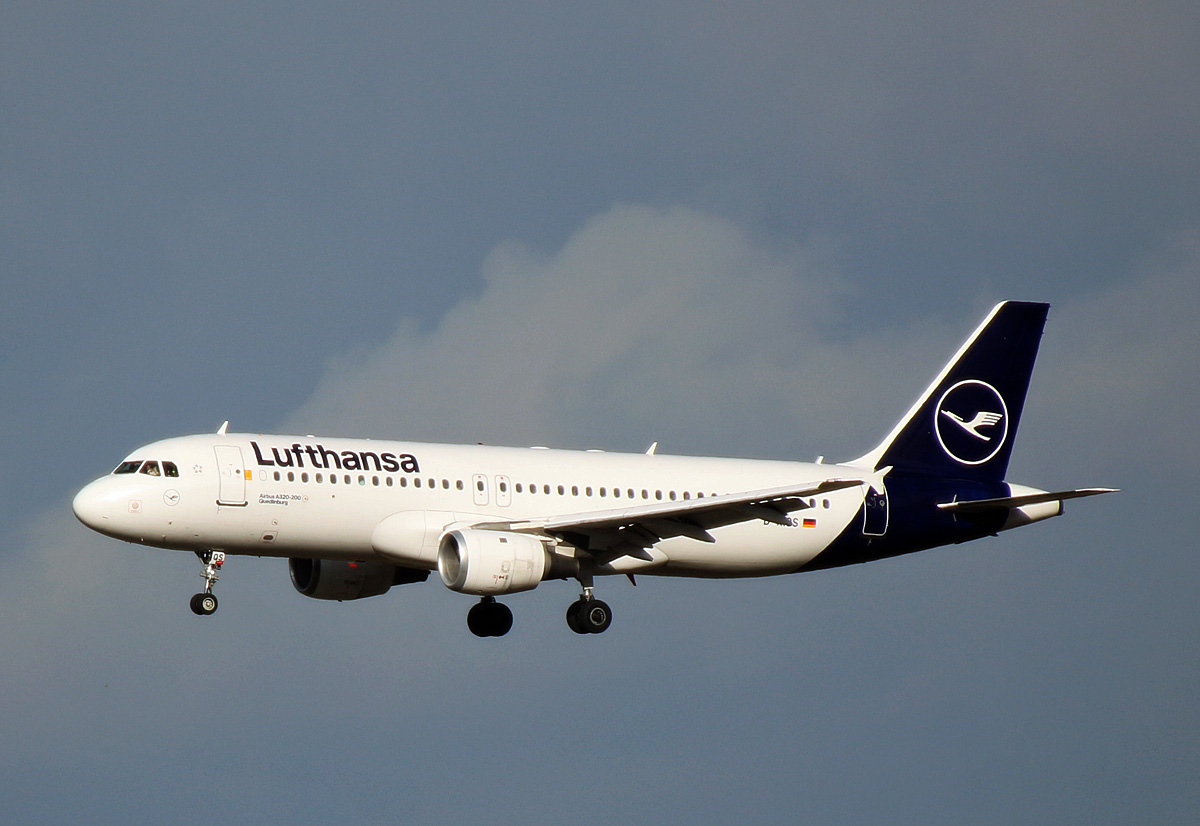 Lufthansa, Airbus A 320-211, D-AIQS  Quedlinburg , BER, 13.02.2024