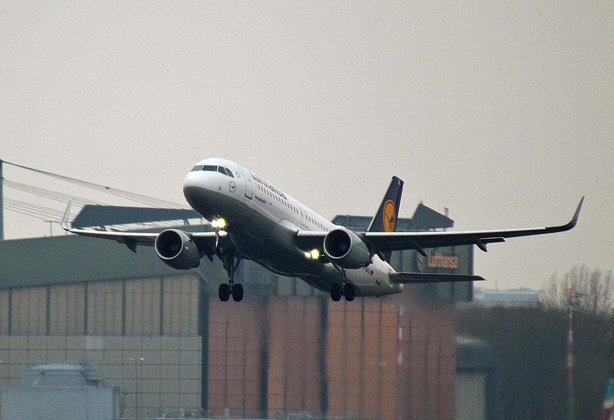 Lufthansa, Airbus A 320-214, D-AIUL, TXL, 16.12.2018