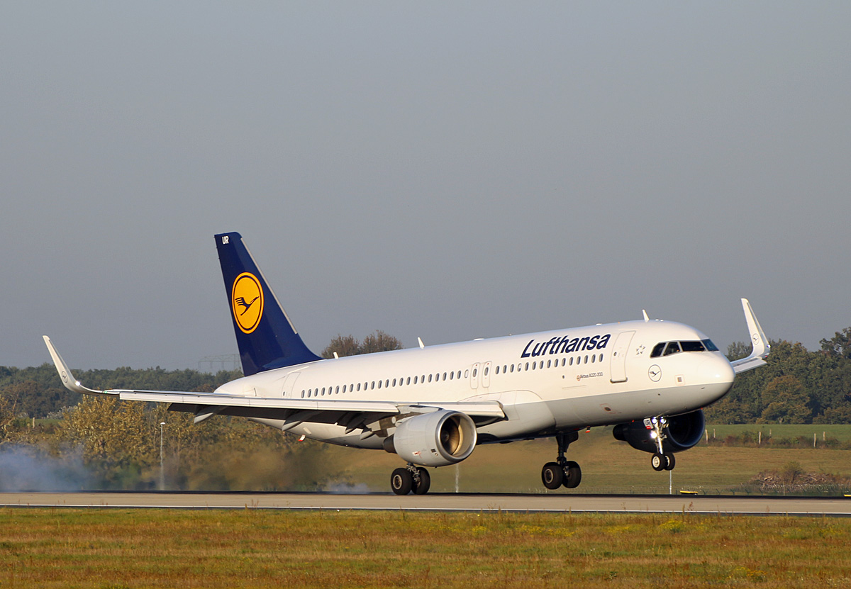 Lufthansa, Airbus A 320-214, D-AIUR, BER, 09.10.2021