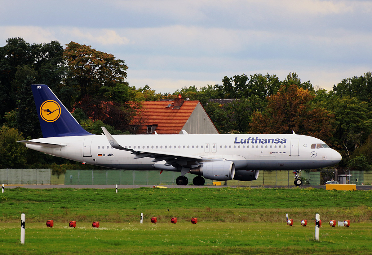 Lufthansa, Airbus A 320-214, D-AIUS, TXL, 11.10.2020